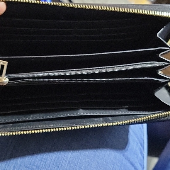 Guess Wallet - Picture 2 of 2